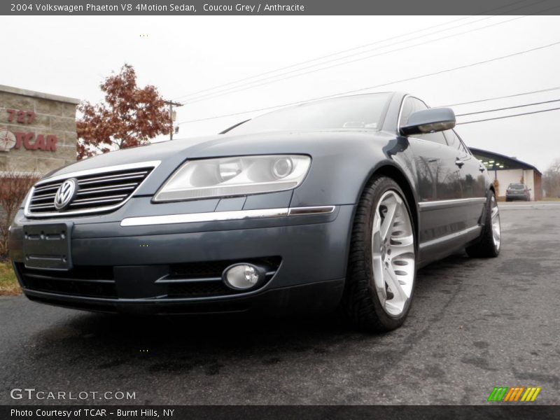 Coucou Grey / Anthracite 2004 Volkswagen Phaeton V8 4Motion Sedan