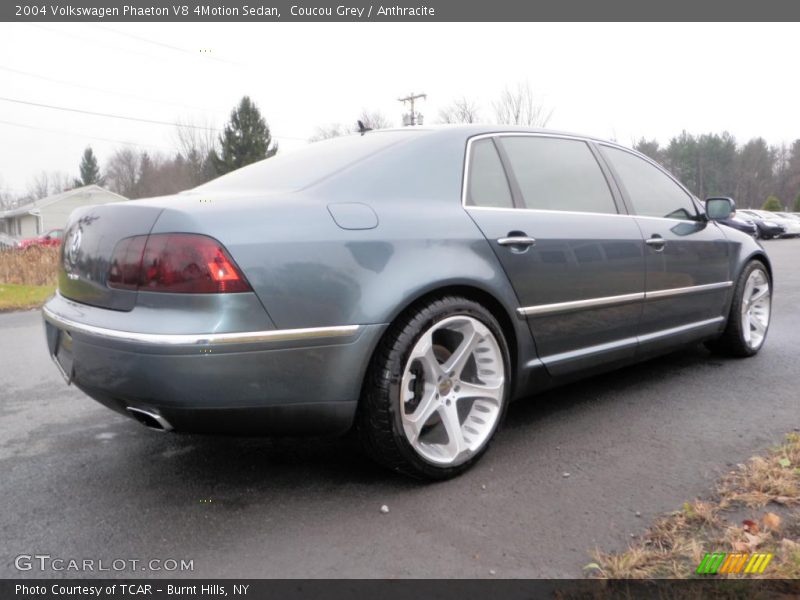 Coucou Grey / Anthracite 2004 Volkswagen Phaeton V8 4Motion Sedan