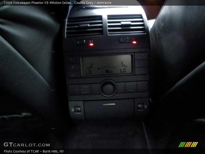 Coucou Grey / Anthracite 2004 Volkswagen Phaeton V8 4Motion Sedan