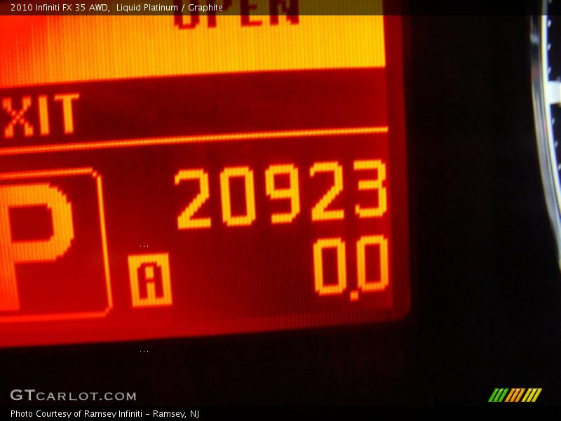 Liquid Platinum / Graphite 2010 Infiniti FX 35 AWD