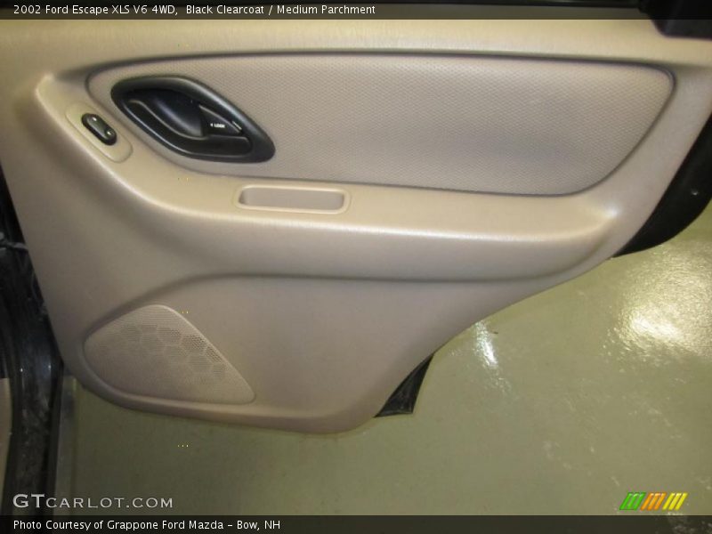 Black Clearcoat / Medium Parchment 2002 Ford Escape XLS V6 4WD