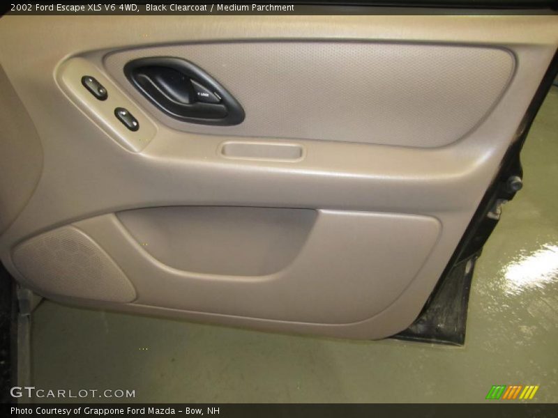 Black Clearcoat / Medium Parchment 2002 Ford Escape XLS V6 4WD
