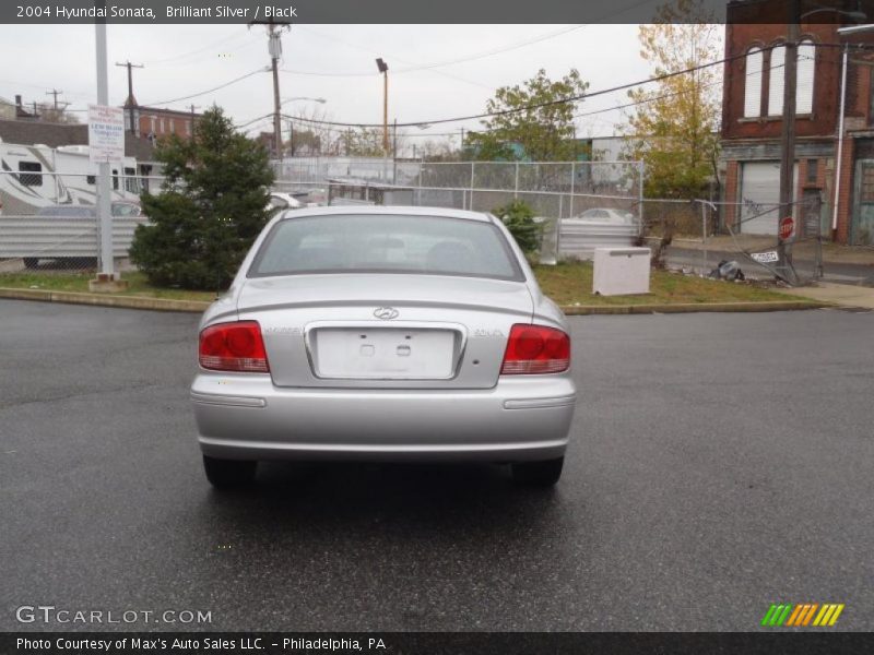 Brilliant Silver / Black 2004 Hyundai Sonata