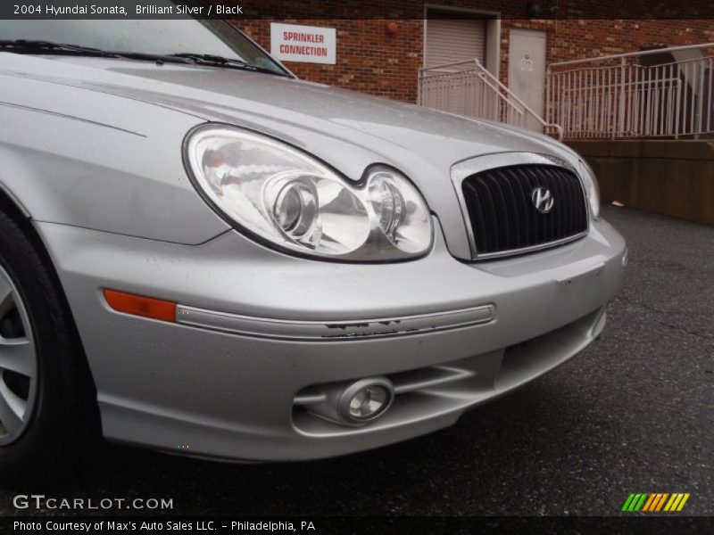 Brilliant Silver / Black 2004 Hyundai Sonata