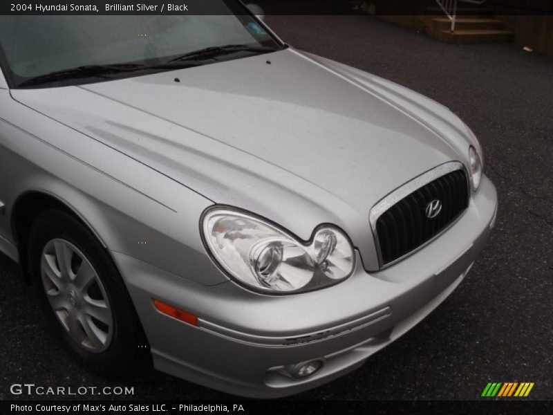 Brilliant Silver / Black 2004 Hyundai Sonata