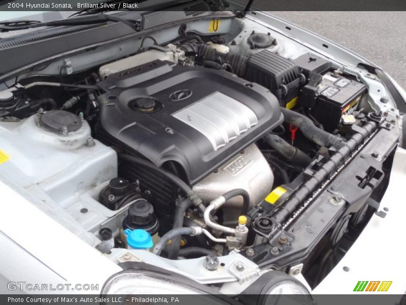 Brilliant Silver / Black 2004 Hyundai Sonata