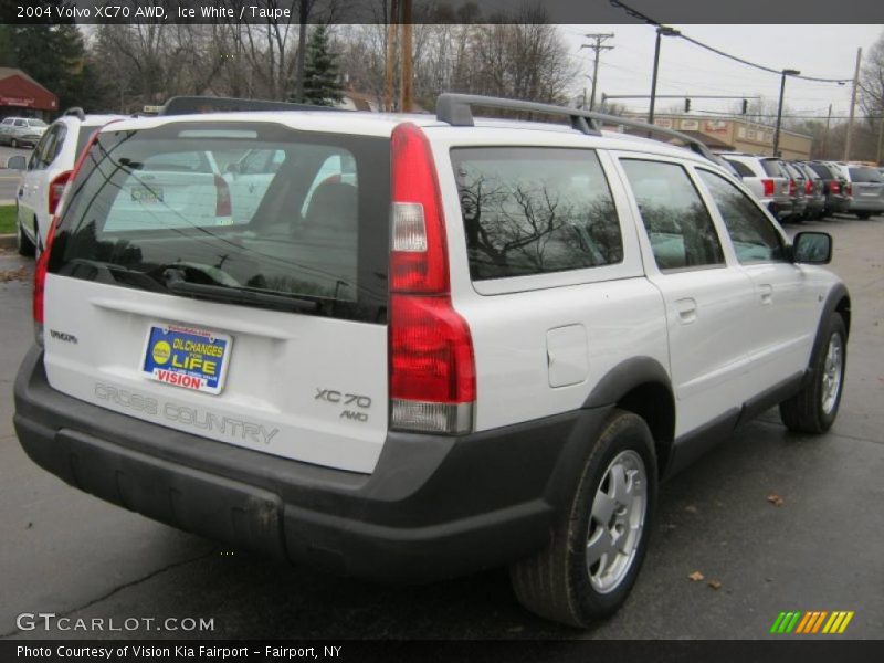 Ice White / Taupe 2004 Volvo XC70 AWD