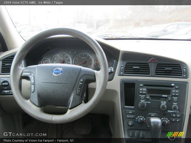 Ice White / Taupe 2004 Volvo XC70 AWD