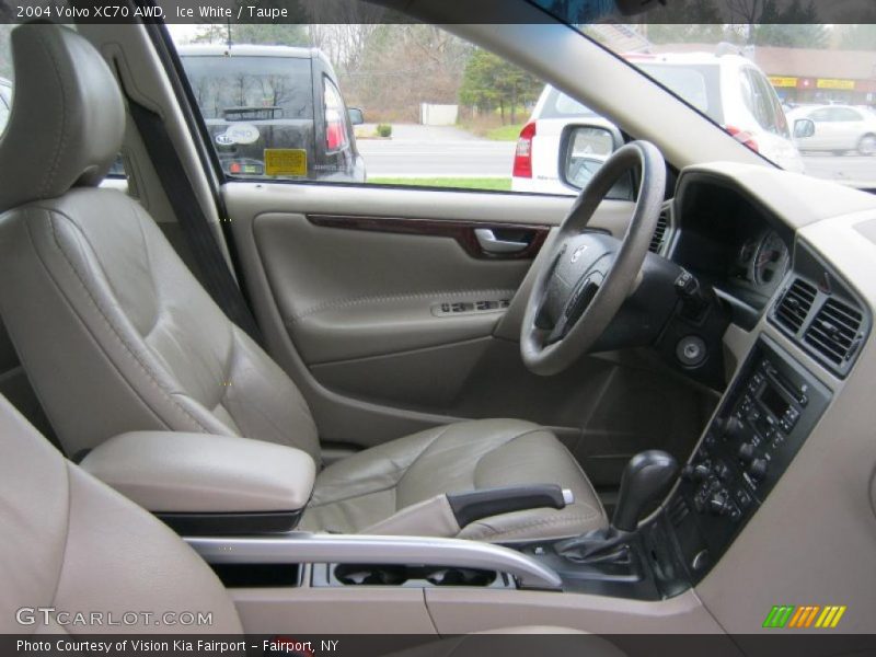 Ice White / Taupe 2004 Volvo XC70 AWD
