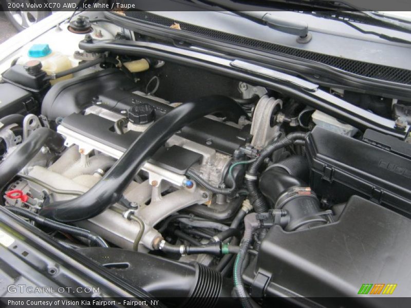 Ice White / Taupe 2004 Volvo XC70 AWD