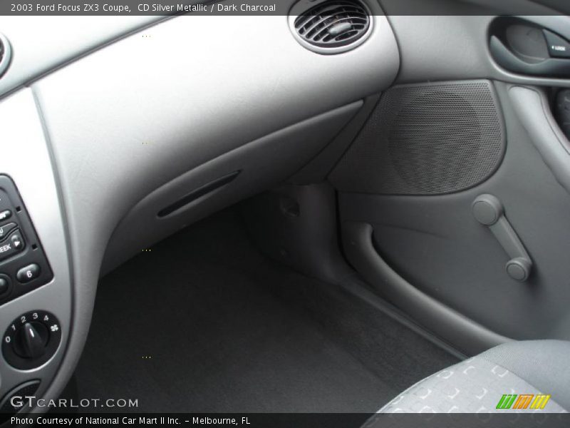 CD Silver Metallic / Dark Charcoal 2003 Ford Focus ZX3 Coupe