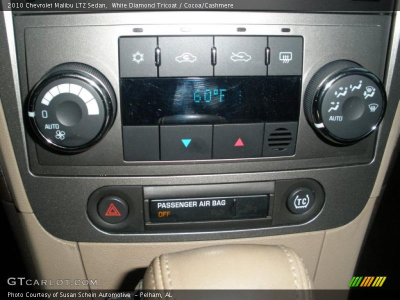Controls of 2010 Malibu LTZ Sedan