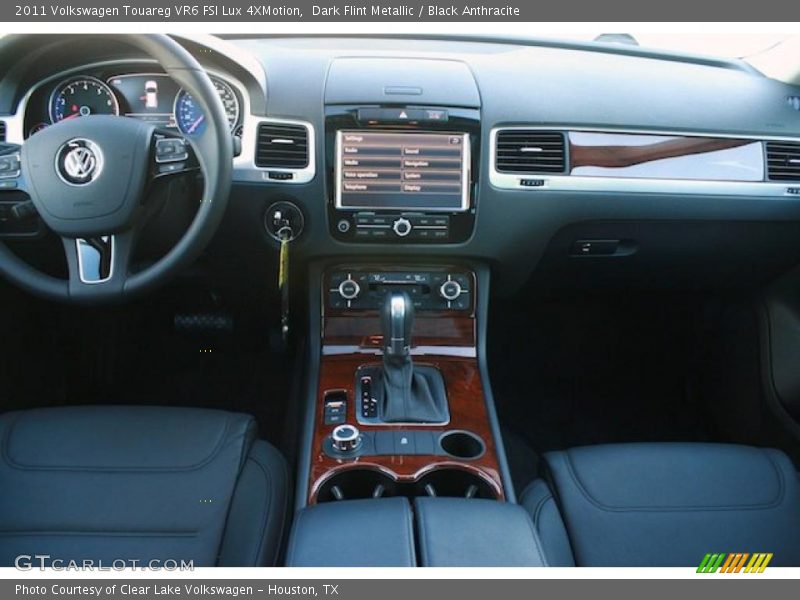 Dashboard of 2011 Touareg VR6 FSI Lux 4XMotion