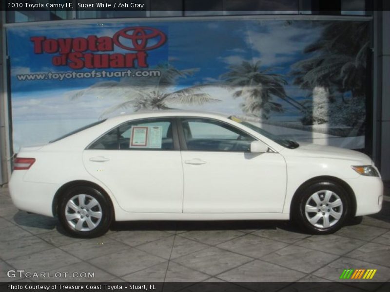 Super White / Ash Gray 2010 Toyota Camry LE