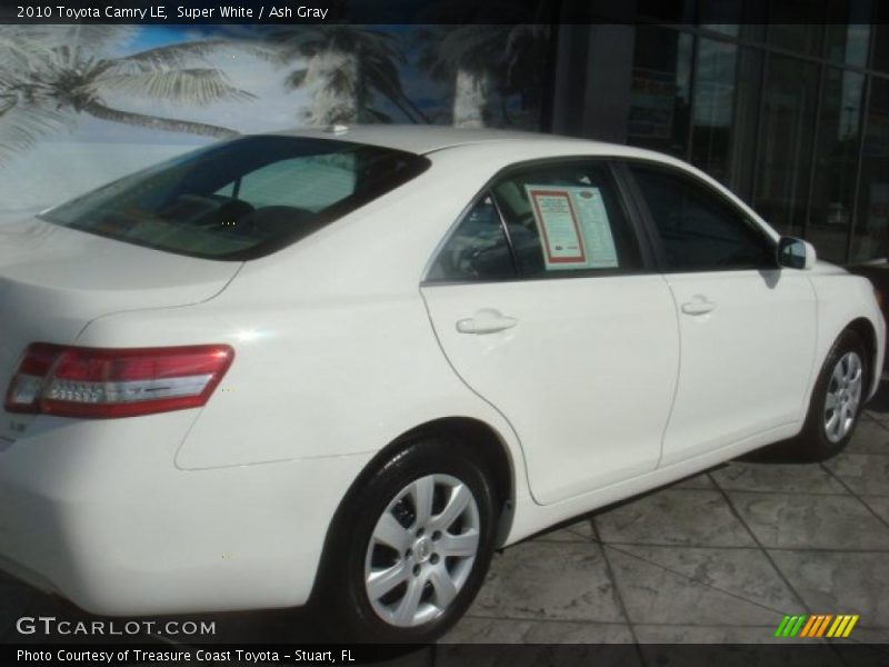 Super White / Ash Gray 2010 Toyota Camry LE