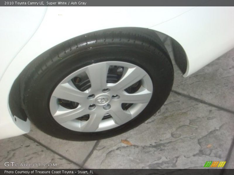 Super White / Ash Gray 2010 Toyota Camry LE