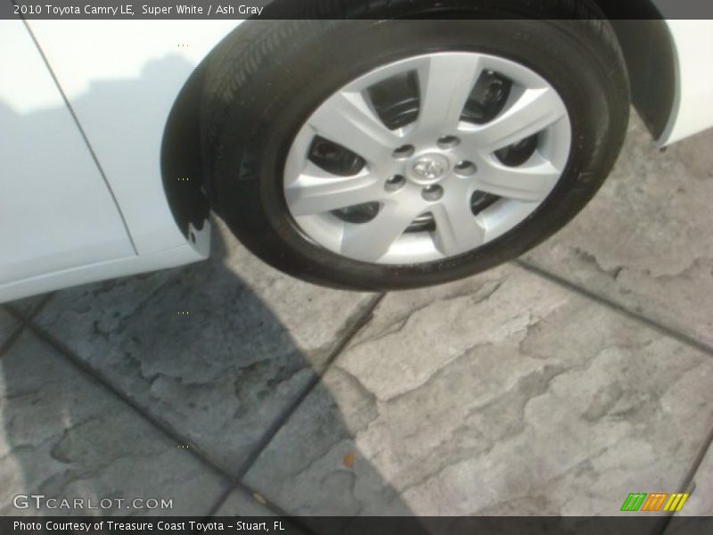 Super White / Ash Gray 2010 Toyota Camry LE