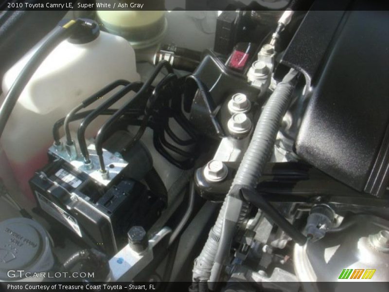 Super White / Ash Gray 2010 Toyota Camry LE