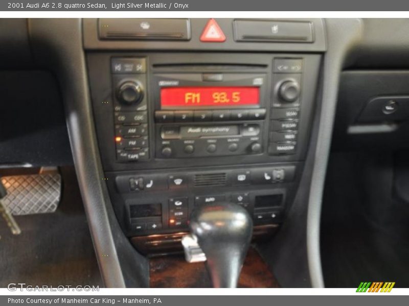 Light Silver Metallic / Onyx 2001 Audi A6 2.8 quattro Sedan