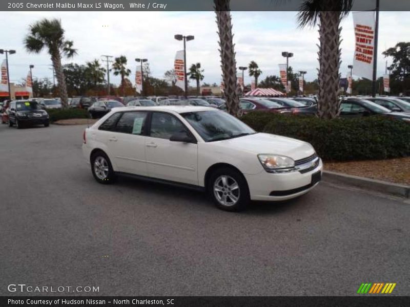 White / Gray 2005 Chevrolet Malibu Maxx LS Wagon