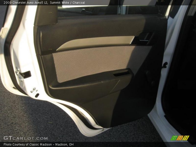 Summit White / Charcoal 2009 Chevrolet Aveo Aveo5 LS