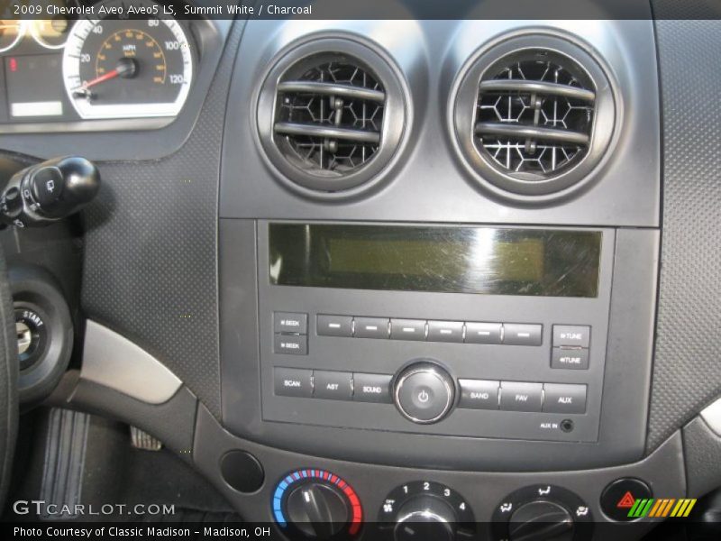 Summit White / Charcoal 2009 Chevrolet Aveo Aveo5 LS