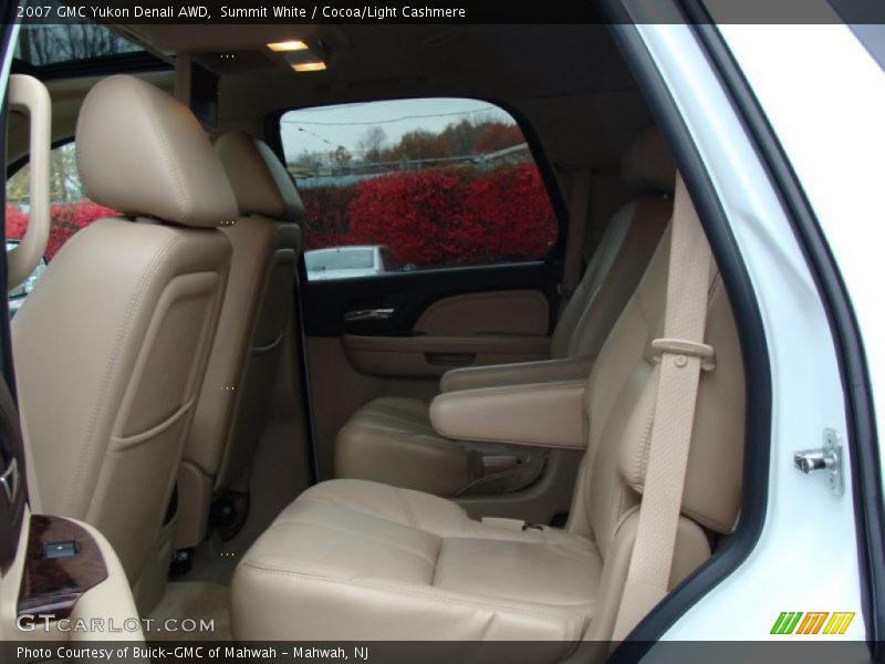 Summit White / Cocoa/Light Cashmere 2007 GMC Yukon Denali AWD