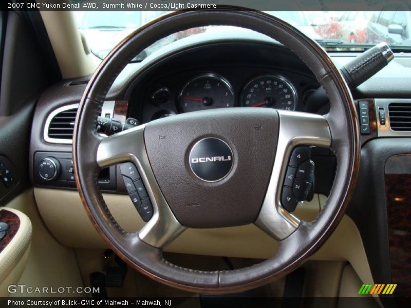 Summit White / Cocoa/Light Cashmere 2007 GMC Yukon Denali AWD