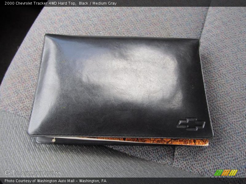 Black / Medium Gray 2000 Chevrolet Tracker 4WD Hard Top