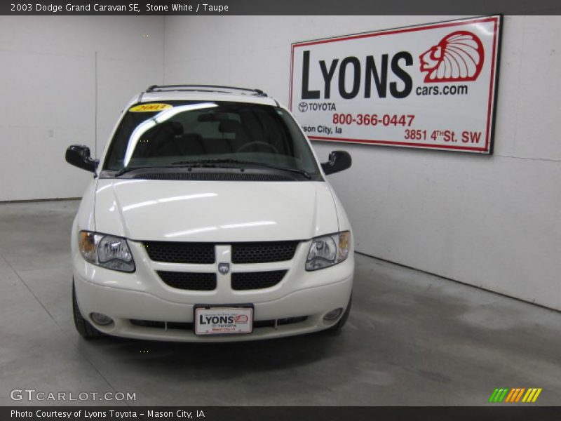 Stone White / Taupe 2003 Dodge Grand Caravan SE