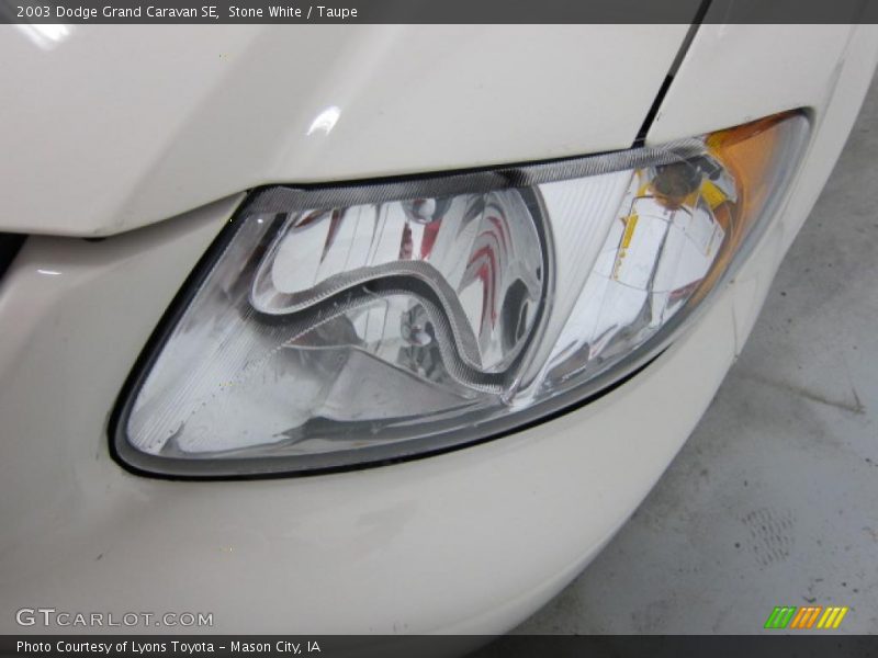 Stone White / Taupe 2003 Dodge Grand Caravan SE