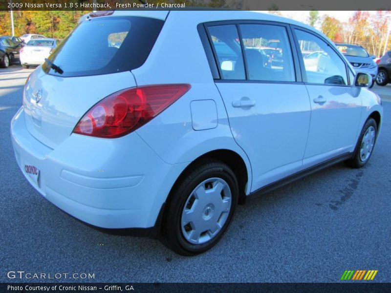 Fresh Powder / Charcoal 2009 Nissan Versa 1.8 S Hatchback