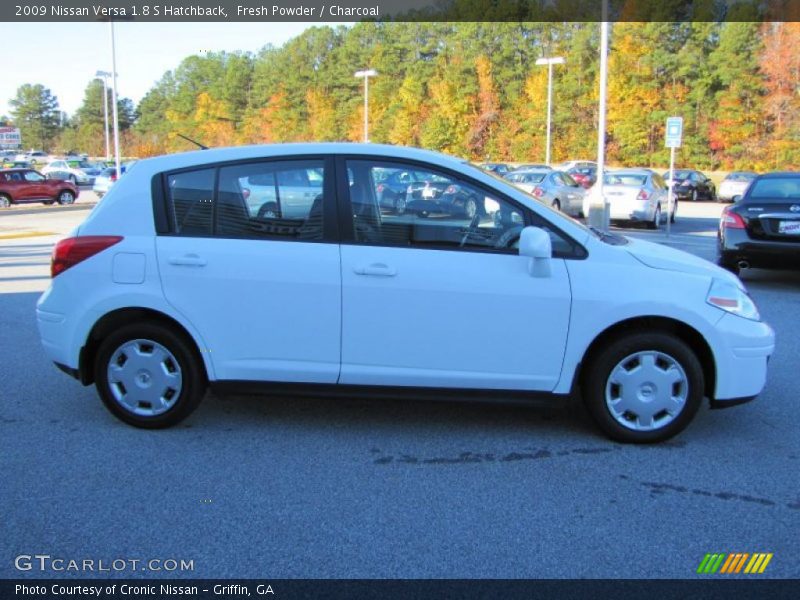 Fresh Powder / Charcoal 2009 Nissan Versa 1.8 S Hatchback