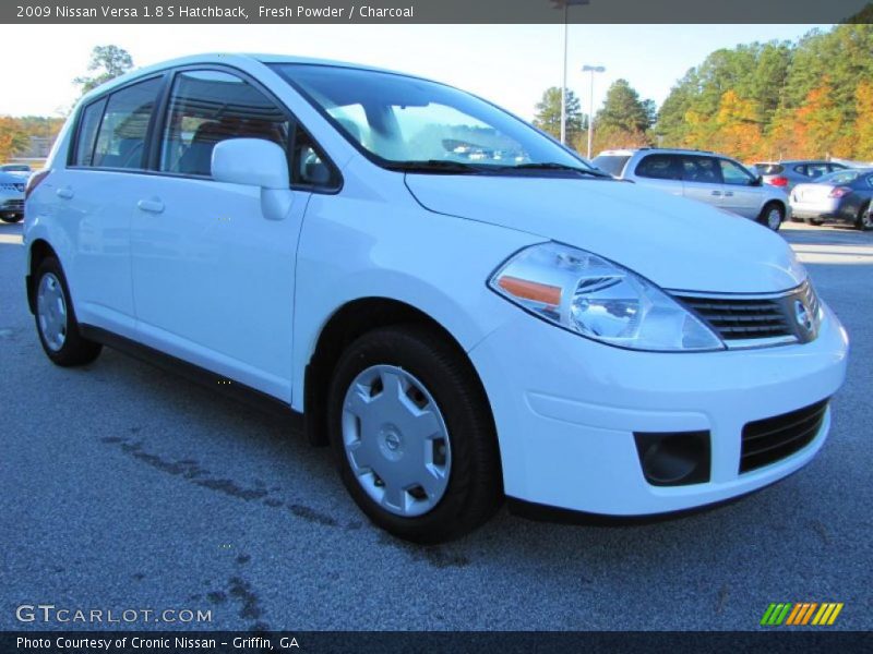 Fresh Powder / Charcoal 2009 Nissan Versa 1.8 S Hatchback