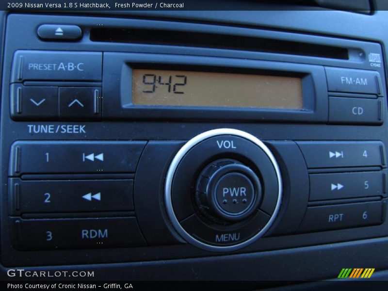 Fresh Powder / Charcoal 2009 Nissan Versa 1.8 S Hatchback