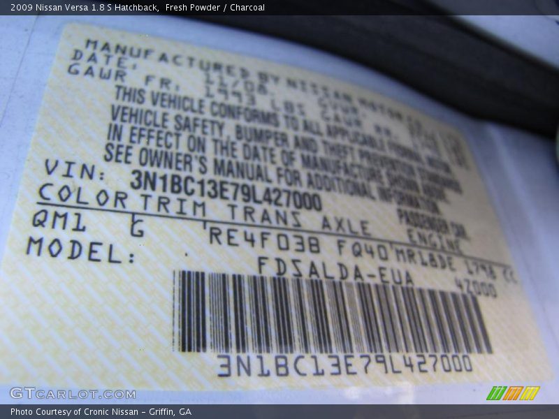 Fresh Powder / Charcoal 2009 Nissan Versa 1.8 S Hatchback