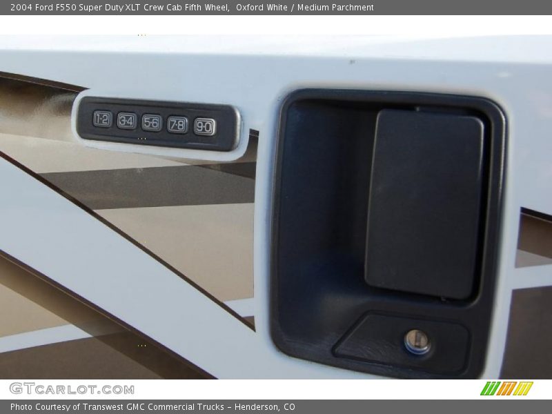 Oxford White / Medium Parchment 2004 Ford F550 Super Duty XLT Crew Cab Fifth Wheel