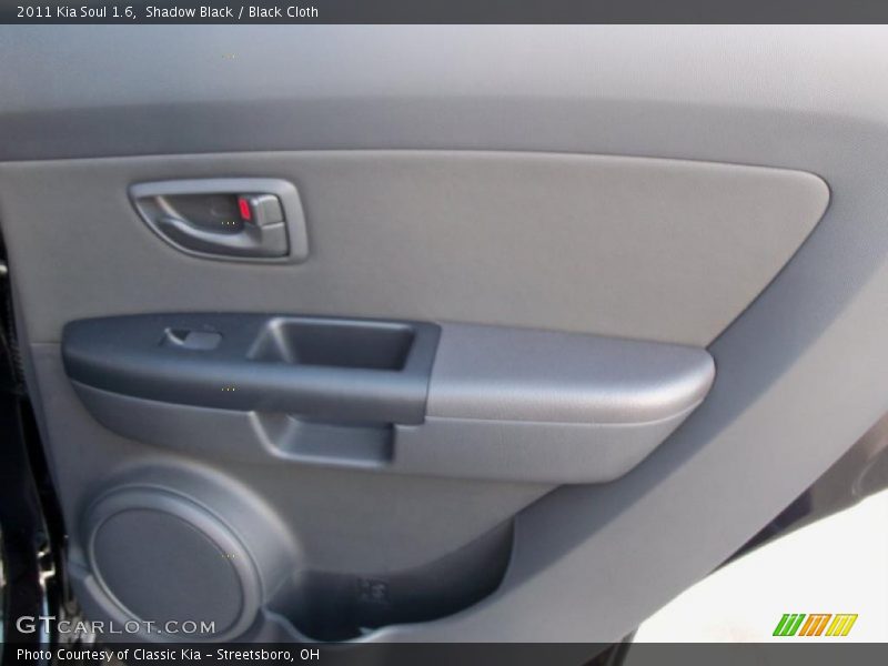 Shadow Black / Black Cloth 2011 Kia Soul 1.6