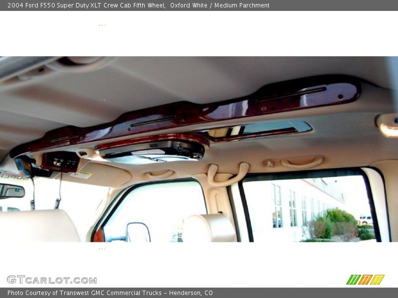 Oxford White / Medium Parchment 2004 Ford F550 Super Duty XLT Crew Cab Fifth Wheel