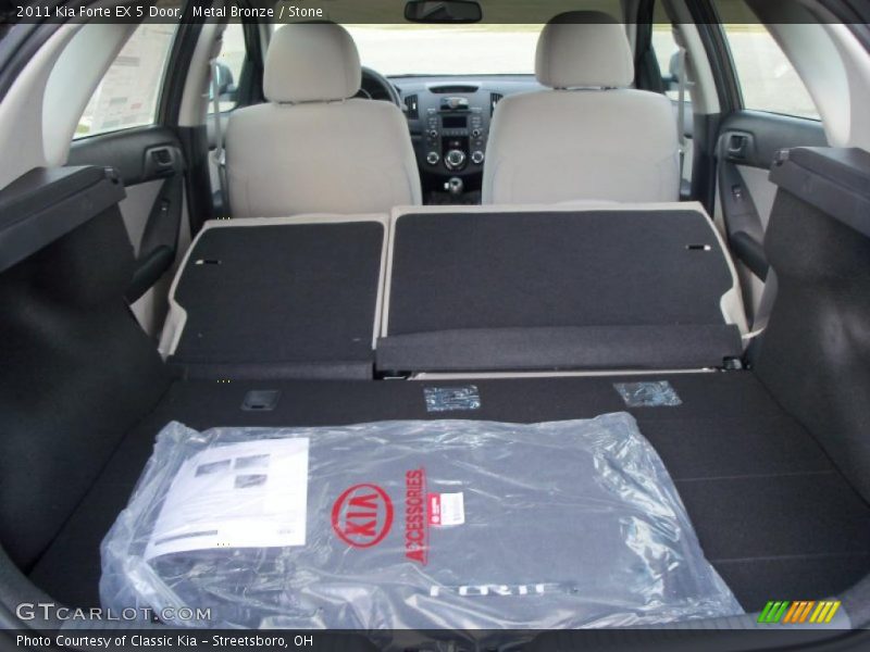  2011 Forte EX 5 Door Trunk