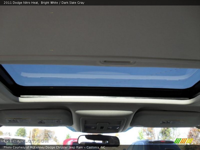 Bright White / Dark Slate Gray 2011 Dodge Nitro Heat