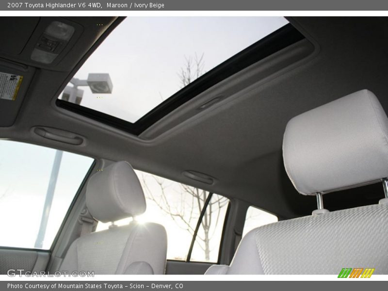 Maroon / Ivory Beige 2007 Toyota Highlander V6 4WD