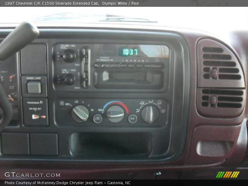 Olympic White / Red 1997 Chevrolet C/K C1500 Silverado Extended Cab
