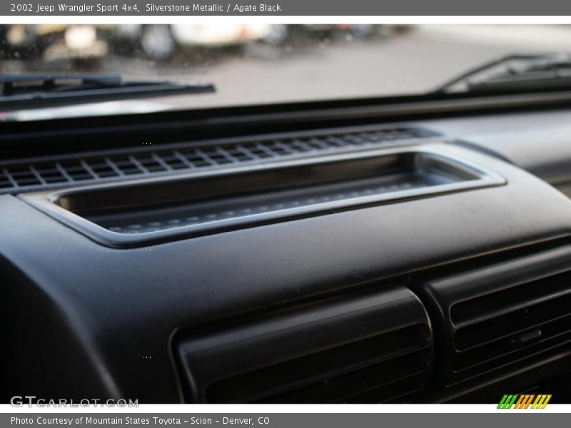 Silverstone Metallic / Agate Black 2002 Jeep Wrangler Sport 4x4