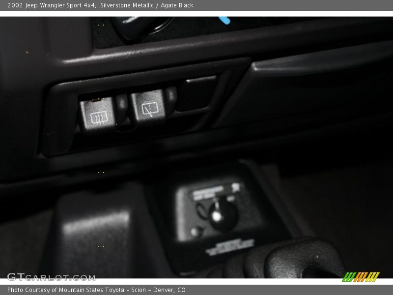 Silverstone Metallic / Agate Black 2002 Jeep Wrangler Sport 4x4
