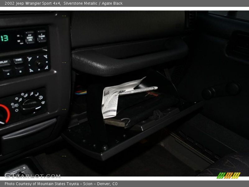 Silverstone Metallic / Agate Black 2002 Jeep Wrangler Sport 4x4