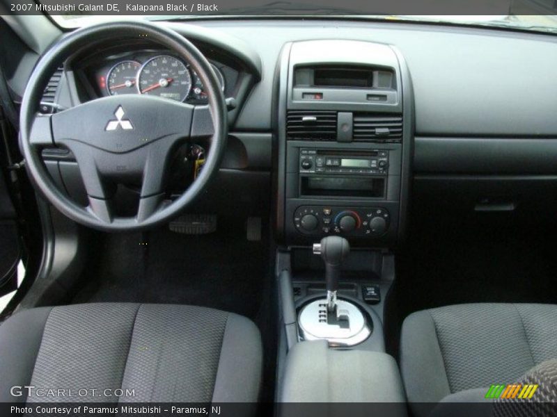 Black Interior - 2007 Galant DE 