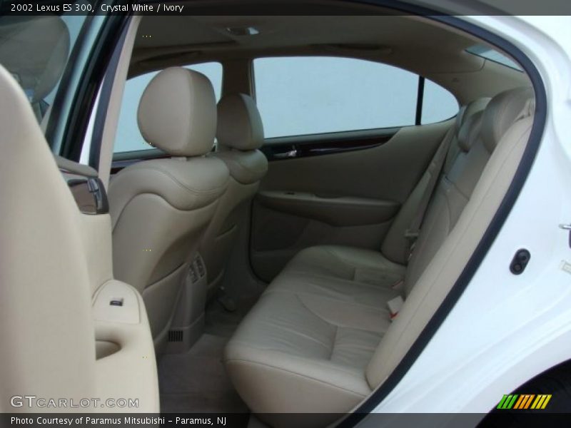 Crystal White / Ivory 2002 Lexus ES 300
