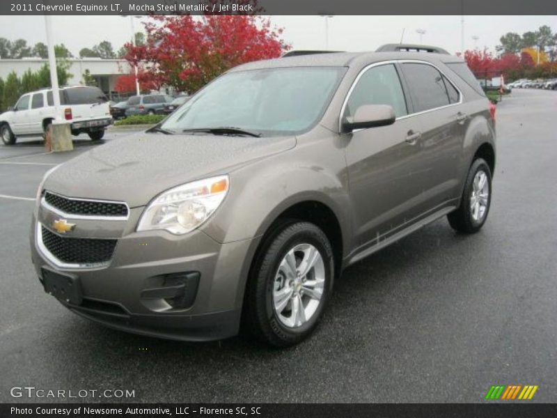 Front 3/4 View of 2011 Equinox LT
