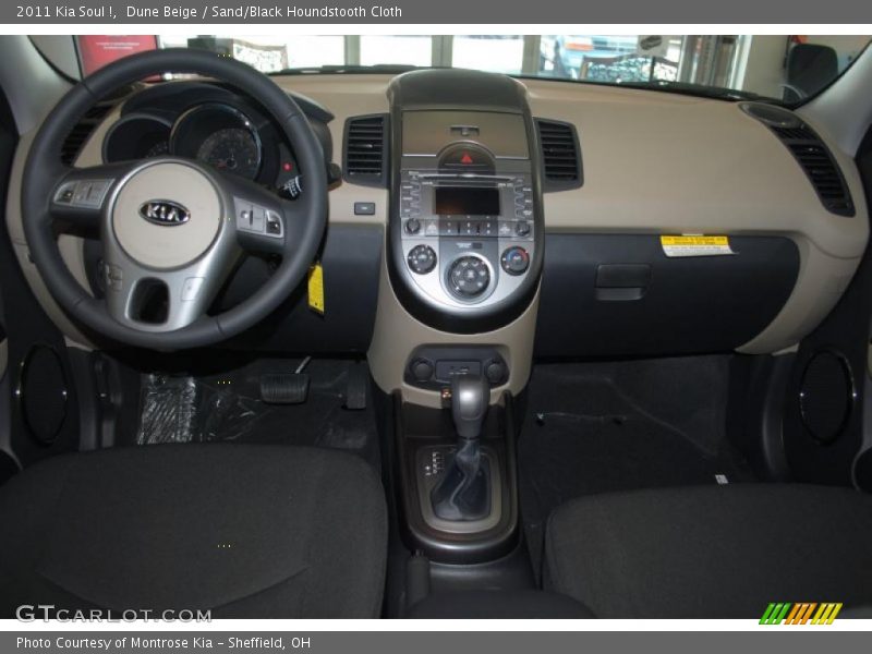 Dune Beige / Sand/Black Houndstooth Cloth 2011 Kia Soul !